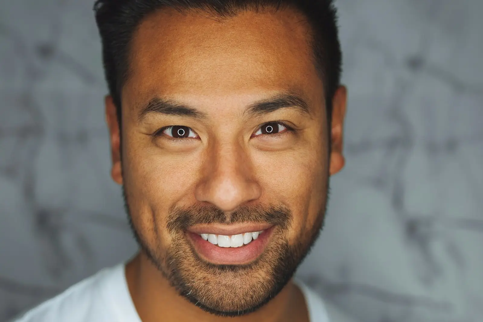 A close portrait that shows the whole face
